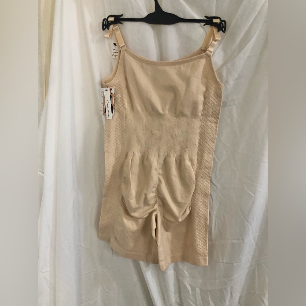 Nude skin tone smooth waist body shaper butt lifting shapewear size 1X brand new